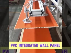 O PVC integrou o painel de parede